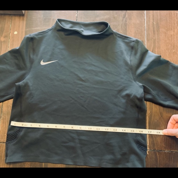 NWT: Nike Running future air crop top - Picture 6 of 8